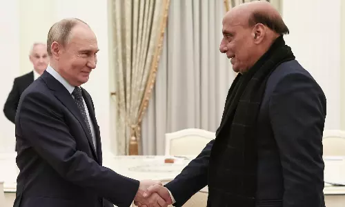 அதிபர் புதினை சந்தித்த பாதுகாப்புத் துறை அமைச்சர் ராஜ்நாத் சிங்