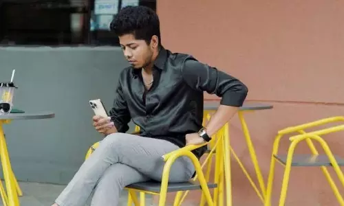 ரீல்ஸ் எடுத்த வாலிபர் கார் மோதி பலி- நண்பர் ஓட்டிவந்த வாகனம் மோதி பலியான பரிதாபம்