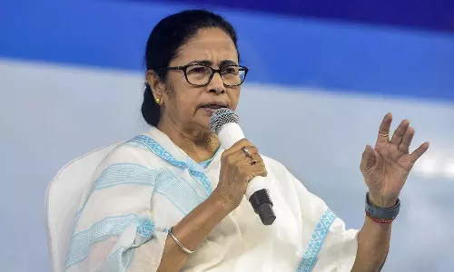 வங்கதேசத்தில் உள்ள மைனாரிட்டிகளை பாதுகாக்க வேண்டும்: மத்திய அரசுக்கு மம்தா வலியுறுத்தல்