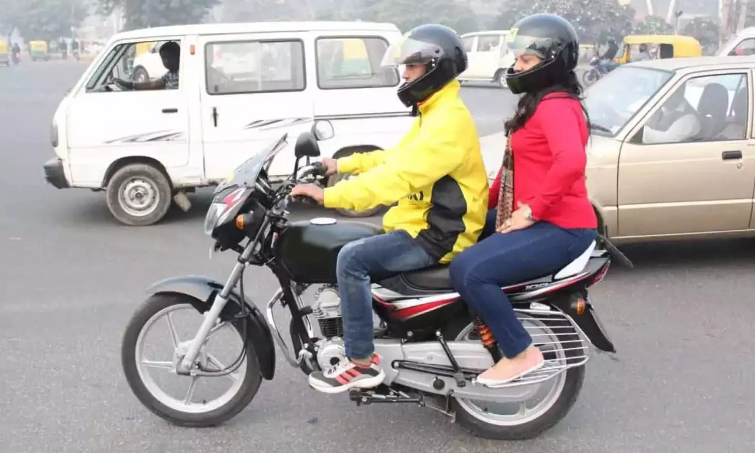 பைக் டாக்ஸி ஓட்டினால் நடவடிக்கை?- போக்குவரத்து துறை அதிரடி உத்தரவு பைக் டாக்ஸி ஓட்டினால் நடவடிக்கை?- போக்குவரத்து துறை அதிரடி உத்தரவு