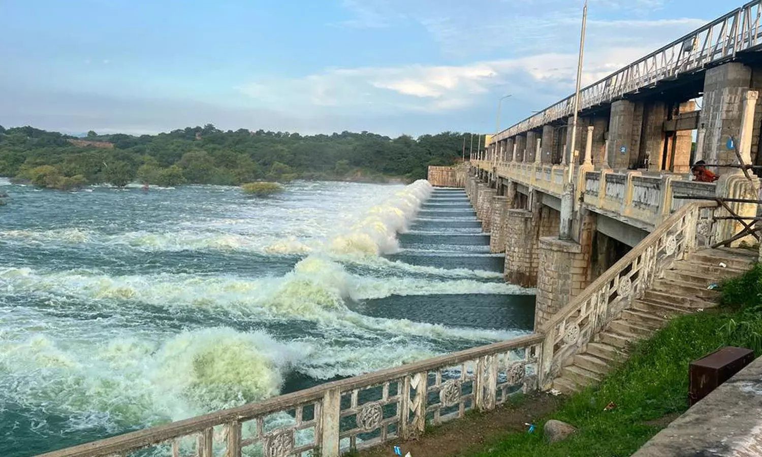 சாத்தனூர் அணை நீர் திறப்பு படிப்படியாக உயரும்- கரையோர மக்களுக்கு எச்சரிக்கை