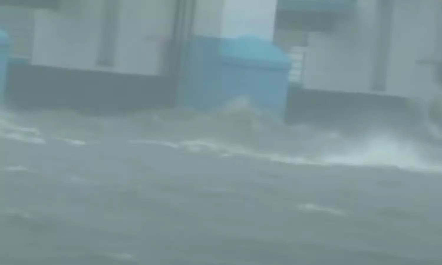 நெல்லை, தூத்துக்குடி, தென்காசி மாவட்டங்களுக்கு ரெட் அலர்ட்.. லைவ் அப்டேட்ஸ்..