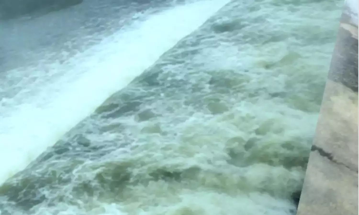 நீர்வரத்து அதிகரிப்பு- பூண்டியில் 5000 கன அடி நீர் திறக்க முடிவு