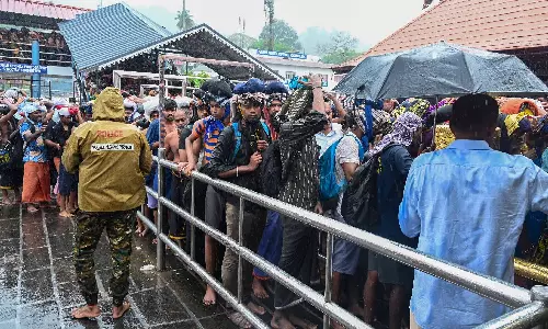 சபரிமலையில் மழை நீடிப்பு: ஐயப்ப பக்தர்கள் கவனமுடன் யாத்திரை மேற்கொள்ள அறிவுறுத்தல்