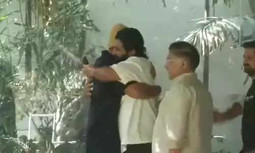 அல்லு அர்ஜூனை சந்தித்த விஜய் தேவரகொண்டா