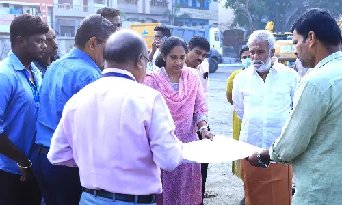 புயலால் பாதிக்கப்பட்டோருக்கு நிவாரணம் வழங்குவதில் தடை ஏதும் இருக்காது- அமைச்சர் தகவல்