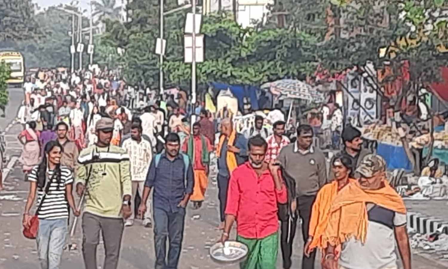 திருவண்ணாமலையில் பக்தர்கள் விடிய விடிய கிரிவலம்- சாமி தரிசனம் செய்ய 5 மணி நேரமானது