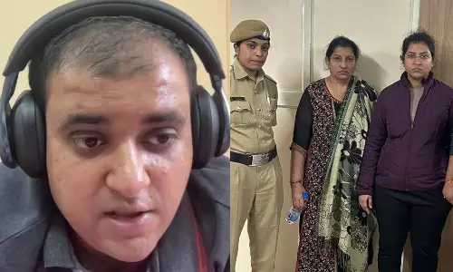 பரபரப்பை கிளப்பிய பெங்களூரு ஐ.டி.ஊழியர் தற்கொலை.. தலைமறைவான மனைவி - மாமியார் அதிரடி கைது