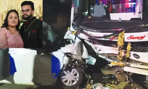 திருவனந்தபுரத்தில் தேனிலவு சென்று திரும்பிய தம்பதியர் உள்பட 4 பேர் கார் விபத்தில் பலி