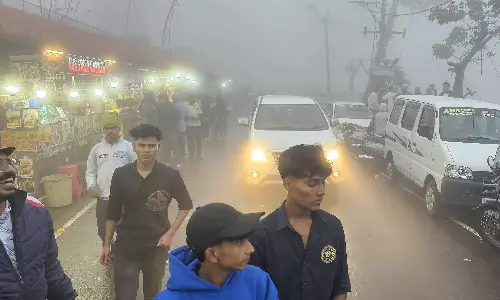 கொடைக்கானலில் கடும் பனிமூட்டம்: வாகன ஓட்டிகள் அவதி