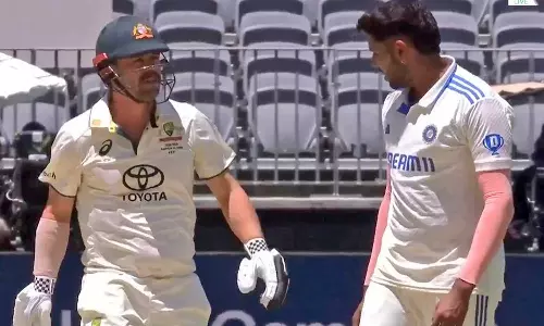 இந்தியாவுக்கு எதிராக சதம் விளாசிய ஸ்மித், ஹெட்.. 2-ம் நாள் முடிவில் 405 ரன்கள் குவித்த ஆஸ்திரேலியா