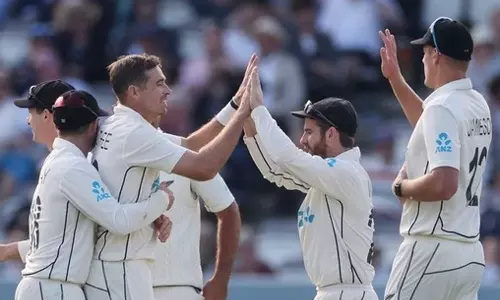 3வது டெஸ்ட்: இங்கிலாந்து 143 ரன்களுக்கு ஆல் அவுட்.. நியூசிலாந்து 340 ரன்கள் முன்னிலை
