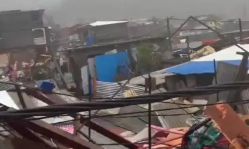 மயோட்டா தீவை புரட்டிய புயல்.. உயிரிழப்புகள் ஆயிரத்தை கடக்கலாம்.. உள்துறை அமைச்சகம் அச்சம்