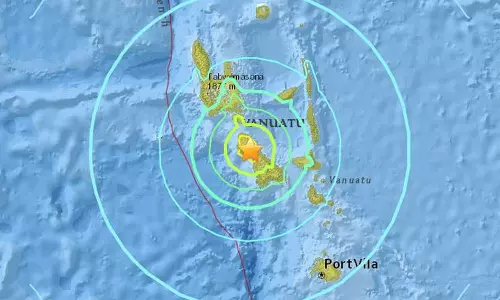 வானுவாட்டு தீவில் சக்திவாய்ந்த நிலநடுக்கம்- அதிரவைக்கும் வீடியோக்கள்