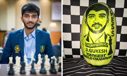 உலக செஸ் சாம்பியன் குகேஷ் உருவத்தை தர்ப்பூசணியில் செதுக்கிய வாலிபர்