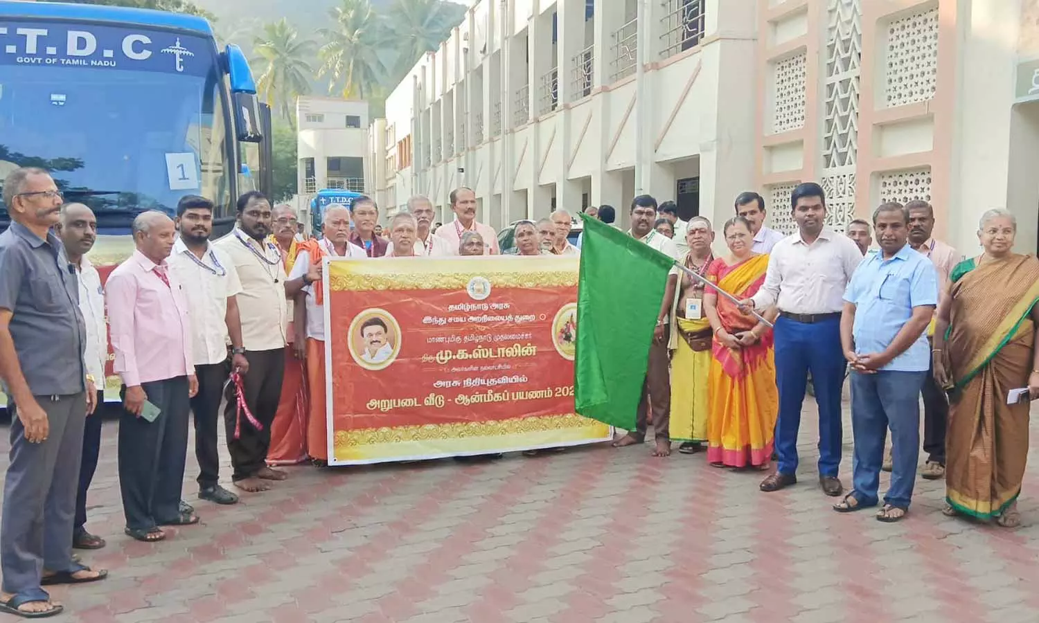 பழனியில் 2ம் கட்டமாக அறுபடை வீடுகளுக்கு ஆன்மிக பயணம் இன்று தொடக்கம்