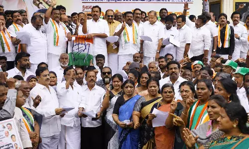 கவர்னர் மாளிகை முன்பு காங்கிரஸ் முற்றுகை போராட்டம்: செல்வப்பெருந்தகை உட்பட 300 பேர் கைது