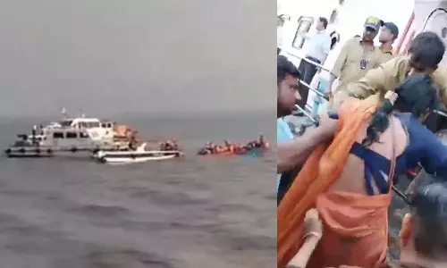 மும்பையில் படகு கவிழ்ந்து விபத்து: 13 பேர் உயிரிழப்பு