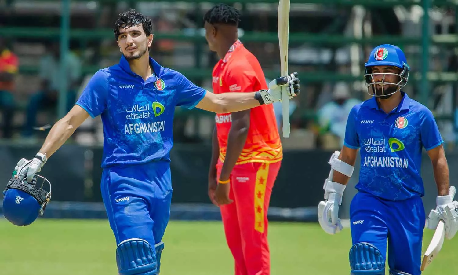 சதம் விளாசிய ஆப்கானிஸ்தான் வீரர்- ஜிம்பாப்வே-க்கு 287 ரன்கள் வெற்றி இலக்கு