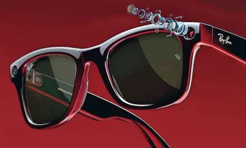 பார்வையற்றவர்களுக்கு எதிரே இருப்பது குறித்து தெரிவிக்கும் நவீன கண் கண்ணாடி