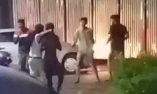 குடியிருப்பு பகுதியில் செயல்படும் மதுக்கடையால் பொதுமக்கள் அவதி