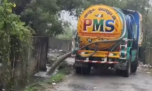 லாரி-டிராக்டரில் கொண்டு வந்து சுடுகாட்டில் ஊற்றப்படும் கழிவுநீர்