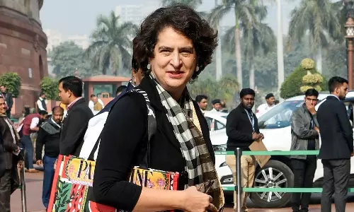 பிரியங்கா காந்தியை தகுதிநீக்கம் செய்யக்கோரி கேரள ஐகோர்ட்டில் மனு