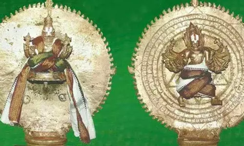 சக்கரத்தாழ்வார் பூஜையில் நவக்கிரகங்கள்