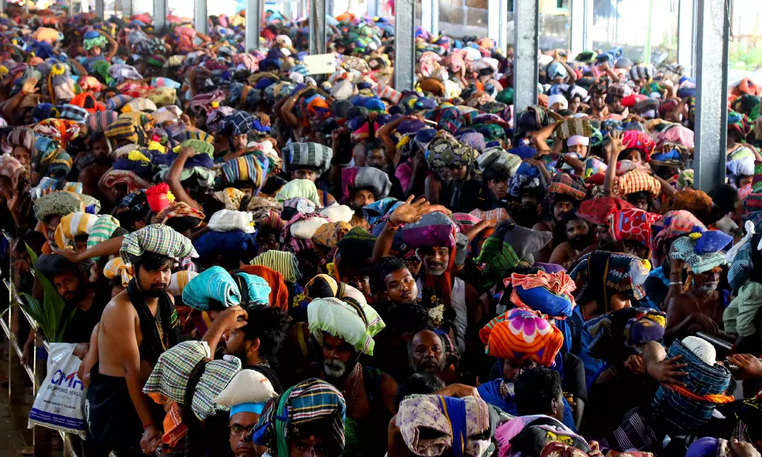 சபரிமலை ஐயப்பன் கோவிலில் மகரவிளக்கு பூஜைக்கான முன்பதிவு முடிந்தது