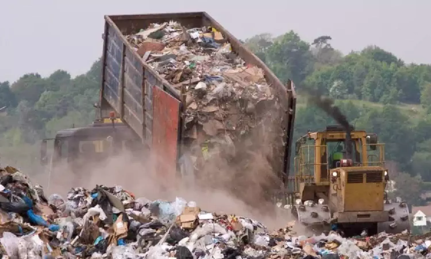 மருத்துவக் கழிவுகள் கொட்டப்படுவதை தடுக்க 14 சோதனைச் சாவடிகளில் கண்காணிப்பு பணி தீவிரம்