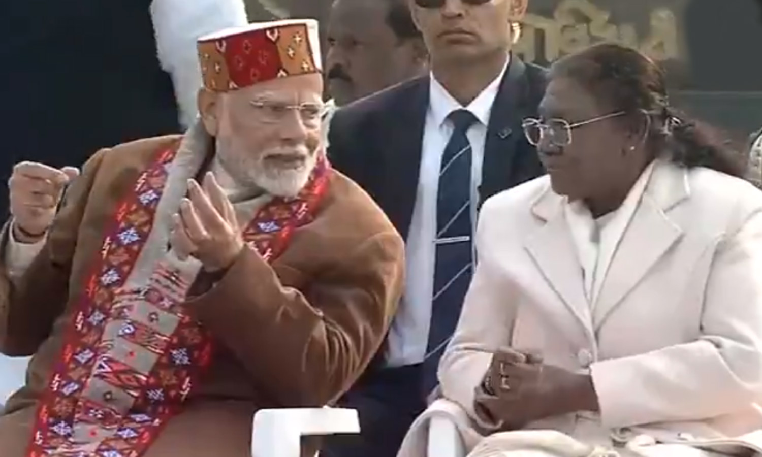 100-வது பிறந்தநாள்: வாஜ்பாய் நினைவிடத்தில் ஜனாதிபதி, பிரதமர் மரியாதை