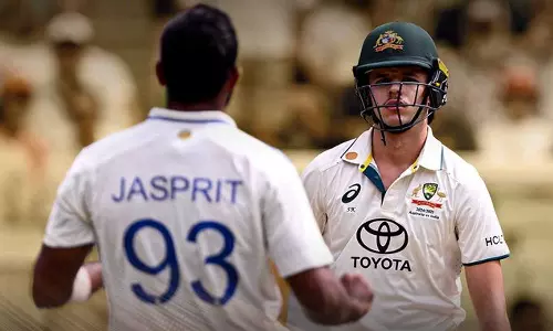 பும்ராவிற்கு எதிராக 4483 பந்துகளுக்கு பிறகு சிக்சர் விளாசி ஆஸ்திரேலிய அறிமுக வீரர் சாதனை