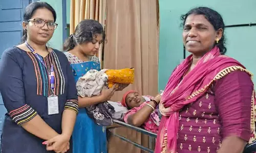 நடுவழியிலேயே பிரசவம்.... குழந்தையுடன் காட்டு யானையிடம் சிக்கிய பெண்