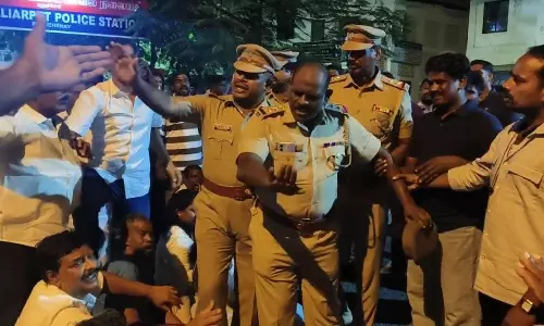 புதுச்சேரியில் பா.ஜ.க.வினர் நள்ளிரவில் சாலை மறியல்