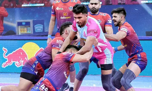 புரோ கபடி லீக்: ஜெய்ப்பூரை வீழ்த்தி அரையிறுதிக்கு முன்னேறியது உ.பி.யோதாஸ்