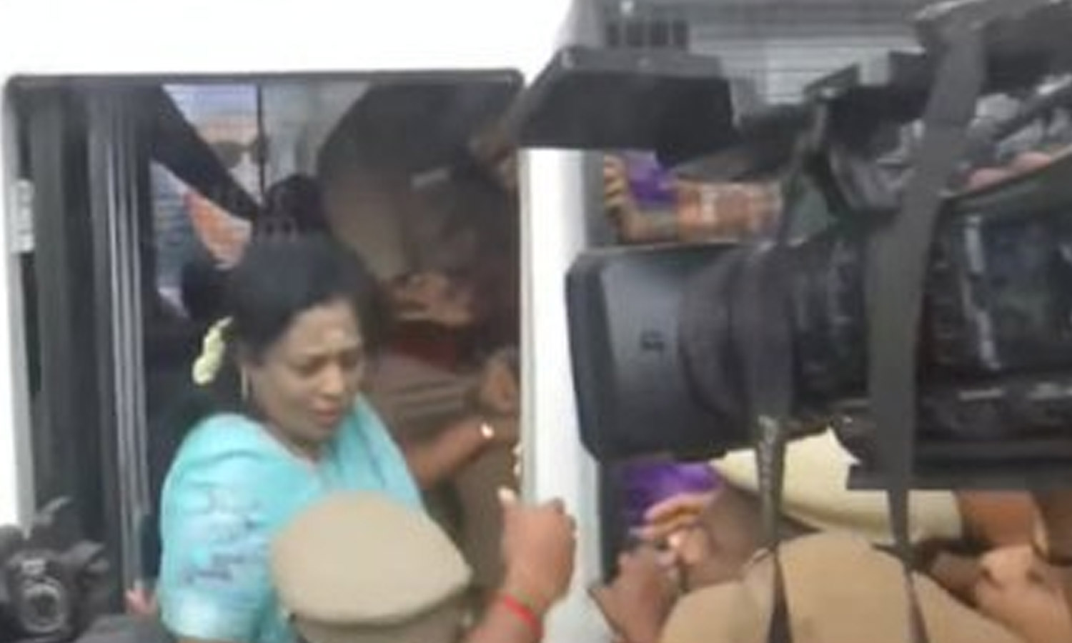 மாணவி வன்கொடுமை - போராட்டம் - பா.ஜ.க.-வினர் கைது