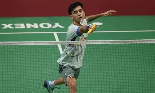 கிங் கோப்பை பேட்மிண்டன்: அரையிறுதிக்கு முன்னேறினார் லக்சயா சென்