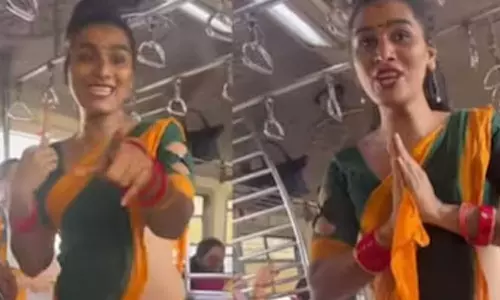 ரெயில் பயணிகளின் கவனத்தை ஈர்த்த திருநங்கை- வீடியோ வைரல்