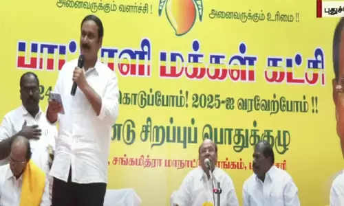 நான் உருவாக்கிய கட்சி எனக்கூறிய ராமதாஸ்: மைக்கை எறிந்து விட்டு சென்ற அன்புமணி- பொதுக்குழுவில் மோதல்