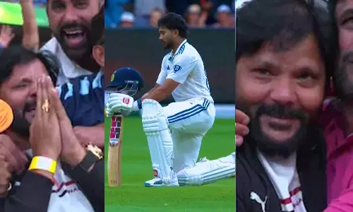 வீடியோ: ஒரே டென்ஷன்..டென்ஷன்.. நிதிஷ் குமார் சதம் குறித்து அவரது தந்தை நெகிழ்ச்சி