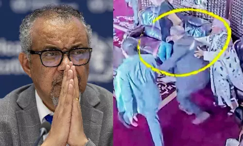 இஸ்ரேல் தாக்குதல்: நூலிழையில் உயிர்தப்பிய பரபரப்பு வீடியோவை பகிர்ந்த WHO இயக்குநர்