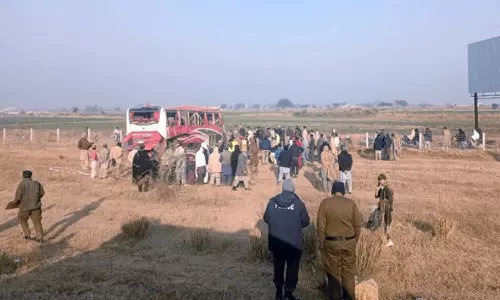 பாகிஸ்தானில் வெவ்வேறு சாலை விபத்துகளில் சிக்கி 18 பேர் பலி