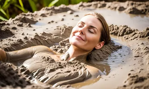 உடல் சூட்டை குறைத்து புத்துணர்ச்சி அளிக்கும் `மண் குளியல்