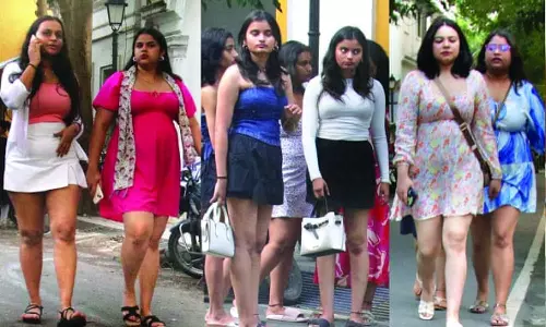 புத்தாண்டு கொண்டாட்டம்- புதுச்சேரியில் குவிந்த சுற்றுலா பயணிகள்