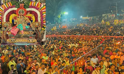 மார்கழி மாத அமாவாசையை யொட்டி மேல்மலையனூரில் ஊஞ்சல் உற்சவம்