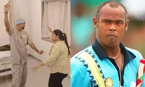 மருத்துவமனையில் சக்குதே இந்தியா பாடலுக்கு நடனமாடிய வினோத் காம்ப்ளி- வைரல் வீடியோ