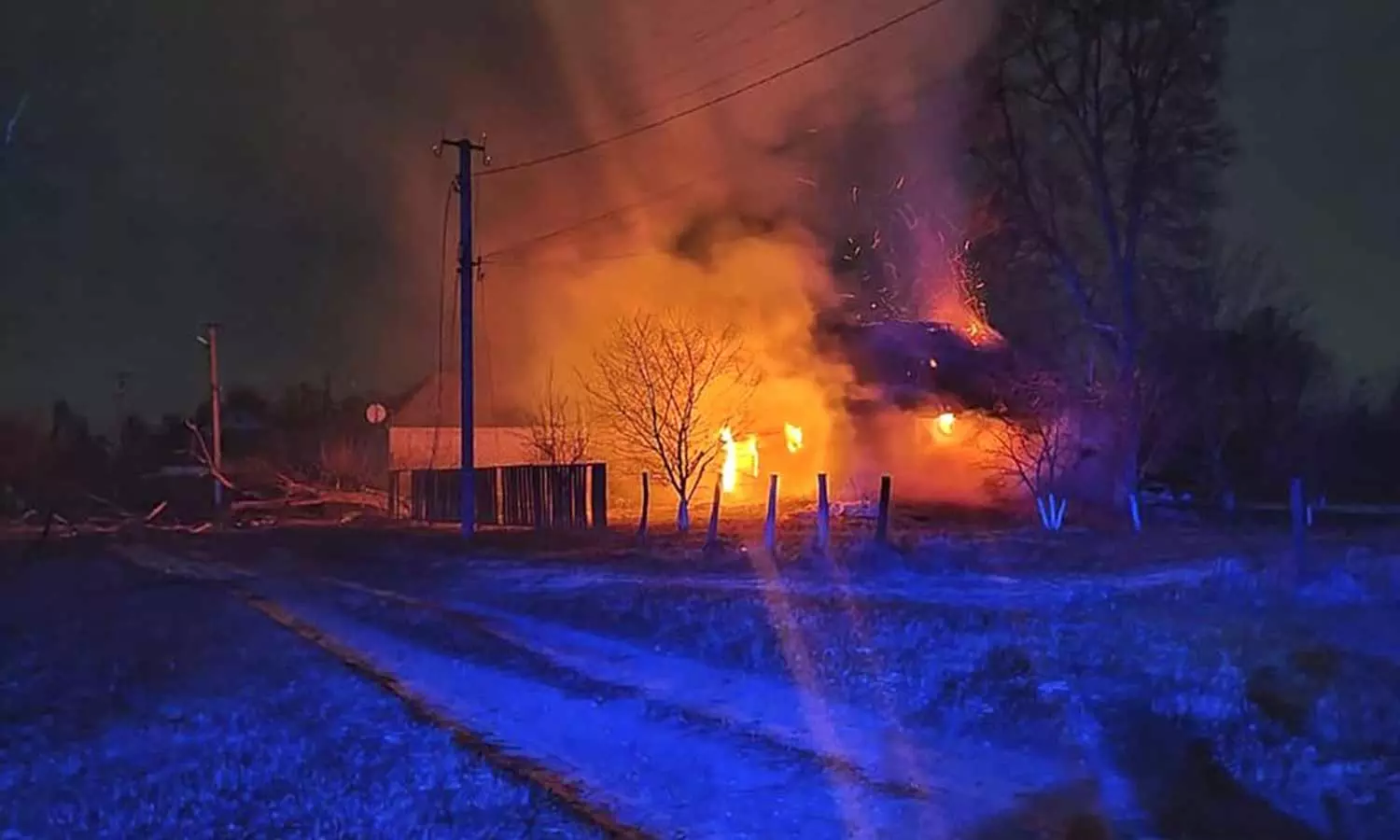 ஏவுகணைகள், டிரோன்கள் மூலம் உக்ரைன் தலைநகர் உள்பட பல்வேறு இடங்களை தாக்கிய ரஷியா ஏவுகணைகள், டிரோன்கள் மூலம் உக்ரைன் தலைநகர் உள்பட பல்வேறு இடங்களை தாக்கிய ரஷியா