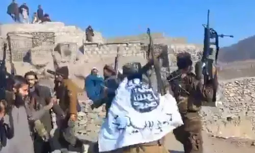 பாகிஸ்தான் ராணுவ சோதனைச் சாவடியை கைப்பற்றிய பயங்கரவாத அமைப்பு