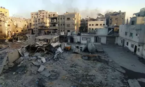 புத்தாண்டில் சோகம்: காசாவில் இஸ்ரேல் ராணுவம் நடத்திய தாக்குதலில் 15 பேர் பலி