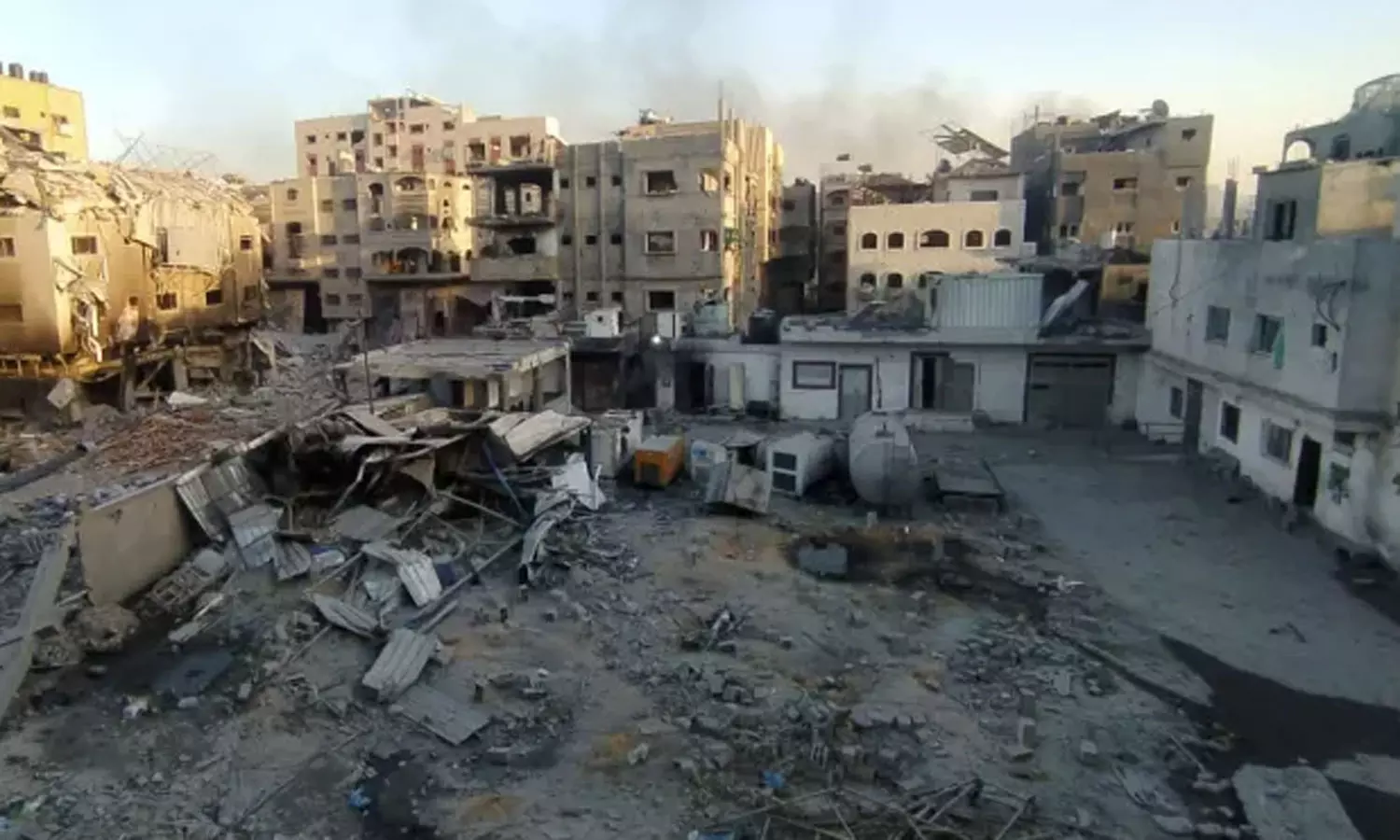 புத்தாண்டில் சோகம்: காசாவில் இஸ்ரேல் ராணுவம் நடத்திய தாக்குதலில் 15 பேர் பலி புத்தாண்டில் சோகம்: காசாவில் இஸ்ரேல் ராணுவம் நடத்திய தாக்குதலில் 15 பேர் பலி